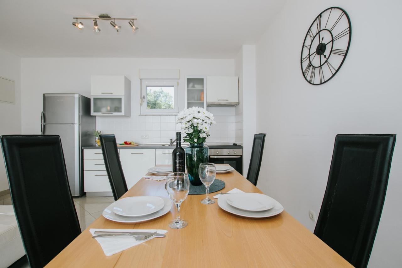 דירות טרוגיר Apartman Sunny מראה חיצוני תמונה